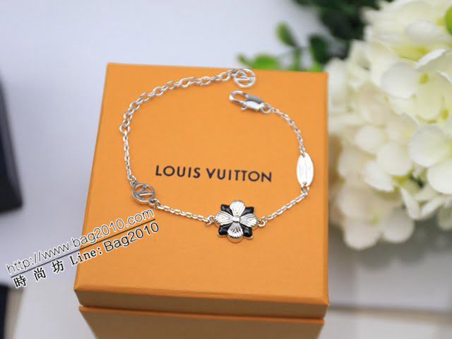 Louis Vuitton新款飾品 路易威登四葉草可調節手鏈 LV玫瑰金銀色金色手鏈  zglv2131